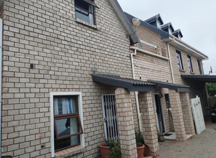 5 Bedroom Property for Sale in Britannia Reef Estate Western Cape